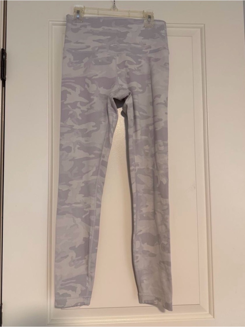 LULULEMON Light Gray Camo Active Leggings